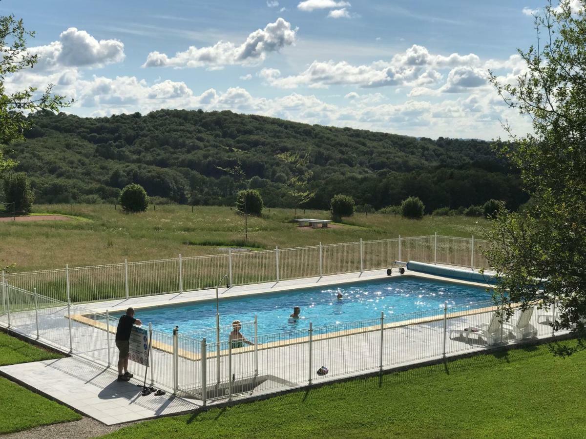 Domaine Les Teuilleres Bed & Breakfast Lacam-d'Ourcet Exterior photo
